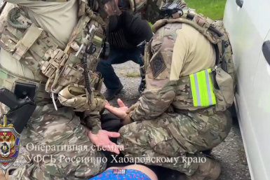 Хабаровчанина задержали по подозрению в госизмене Скриншот с видео УФСБ России по Хабаровскому краю